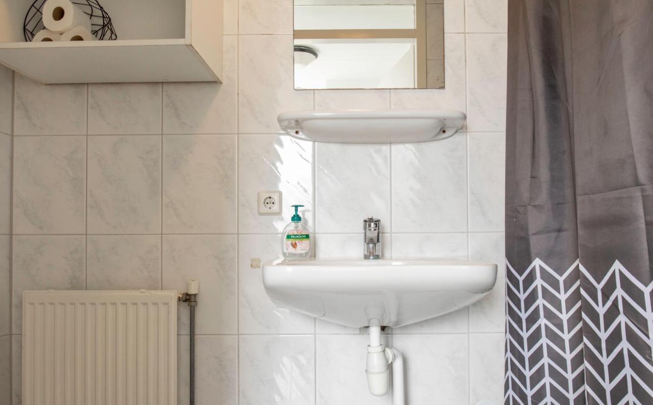 Bungalow 6 Op Recreatiepark De Wielen Sint Maarten Ngoại thất bức ảnh